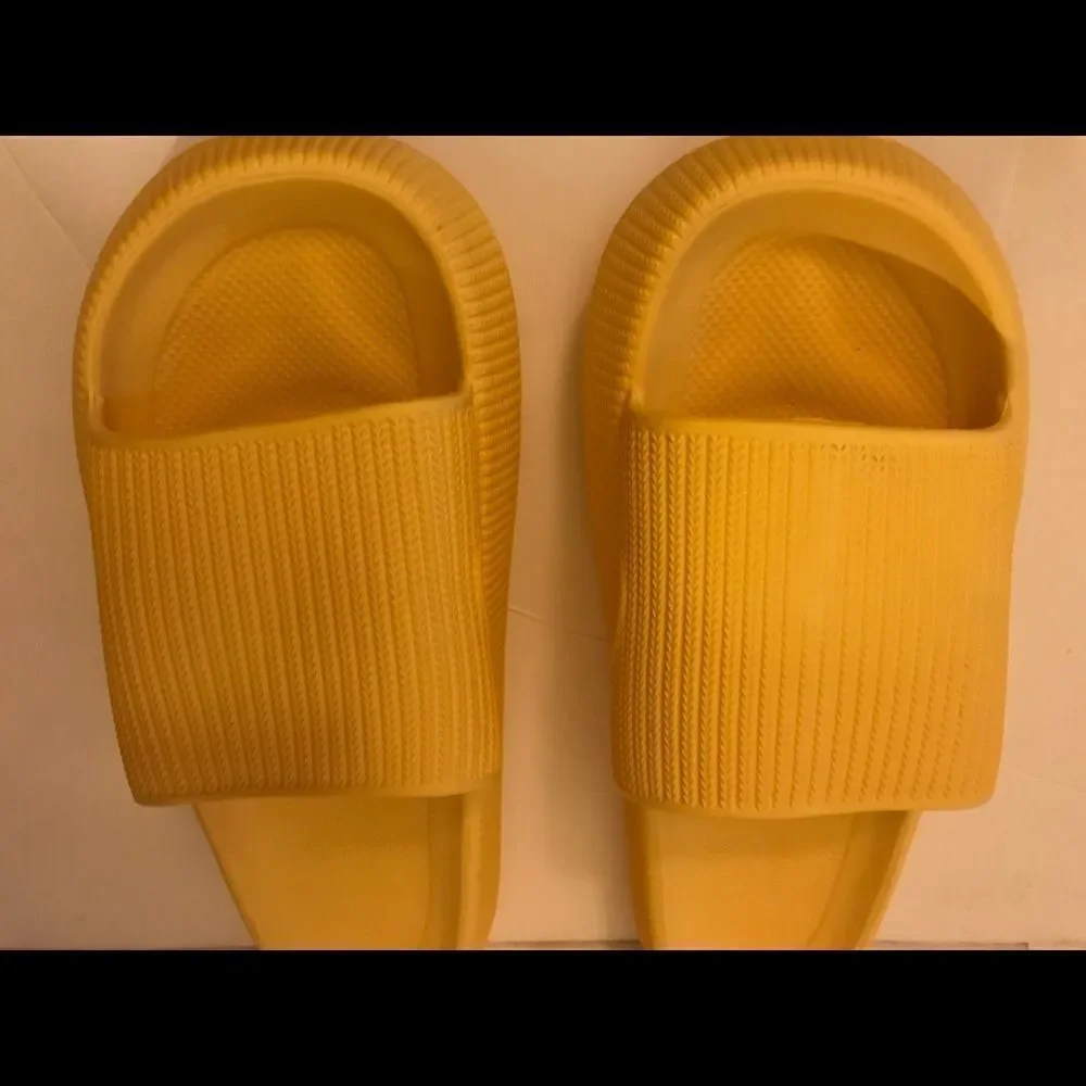 Lightweight Rubber Slip On Sandal